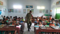 BABINSA DESA GODEAN LAKSANAKAN PENDAMPINGAN PROGRAM MAKAN BERGIZI GRATIS DI SDN 1 GODEAN