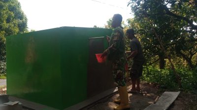 BABINSA KORAMIL 0810/18 NGETOS BERSAMA WARGA LAKSANAKAN PEMBUATAN TANDON AIR BERSIH DI DESA KEPEL