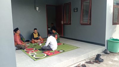 BABINSA KORAMIL 0810/02 BAGOR LAKSANAKAN KOMSOS BERSAMA PETANI, DUKUNG KETAHANAN PANGAN DESA