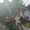 SELALU ADA BERSAMA RAKYAT, BABINSA KORAMIL 0810/02 BAGOR GOTONG ROYONG BANTU RENOVASI RUMAH WARGA