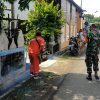 BABINSA KORAMIL 0810/02 BAGOR BERSAMA DINKES DAN PEMDES LAKSANAKAN FOGGING CEGAH DBD DI DESA GIRIREJO