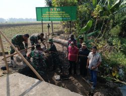 Danramil 0810/15 Rejoso Hadiri Peletakan Batu Pertama Pembangunan Jembatan Merah Putih di Desa Jatirejo