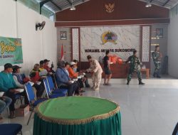 Jum’at Berkah, Anggota Koramil 0810/16 Sukomoro Berbagi Kepedulian kepada Masyarakat