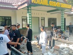 Babinsa Koramil 0810-05/Sawahan Gelar Kerja Bakti Bersama Anggota Perguruan IKSPI di Koramil Sawahan