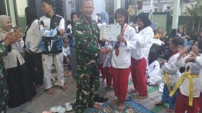 Danramil 0810/15 Rejoso Hadiri Tasyakuran dan Penyerahan Trofi Juara Umum Kejuaraan Taekwondo oleh Ketua Pengkab Taekwondo Kabupaten Nganjuk