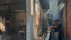 Danramil 0810/11 Prambon Pimpin Karya Bakti Pembongkaran Rutilahu, Wujud Nyata Kepedulian TNI kepada Rakyat
