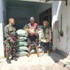 Babinsa Desa Kuncir Dampingi Pembagian Bibit Padi, Dukung Ketahanan Pangan Nasional di Wilayah Binaan