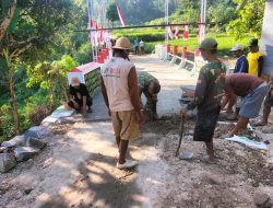 Babinsa Koramil 0810/18 Ngetos Bersama Warga Rampungkan Pembangunan Jembatan Garuda, Wujud Nyata Program Presiden Prabowo untuk Kesejahteraan Rakyat