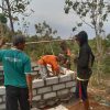 Babinsa Desa Oob Bersama Warga Bangun Bak Penampungan Air Bersih Demi Ketahanan Air Masyarakat
