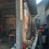Wujudkan Program Pemerintah, Danramil Prambon Pimpin Pembongkaran Rutilahu di Desa Mojoagung