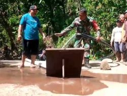 Babinsa Koramil 0810/18 Ngetos Tinjau Sumber Mata Air di Lereng Gunung Wilis, Pastikan Ketersediaan Air Bersih bagi Warga
