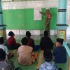 Babinsa Koramil 0810/15 Rejoso Tanamkan Nilai Keagamaan, Mengajar Mengaji Anak-Anak di Wilayah Binaan