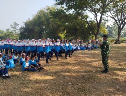 Anggota Koramil 0810/11 Prambon Laksanakan Pembinaan dan Pelatihan PBB di MIN 7 Nganjuk