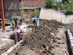 Babinsa Koramil 0810/16 Sukomoro Bantu Rehab RTLH Di Desa Bagorwetan Kec.Sukomoro.