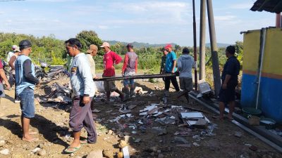 Demi Lingkungan Bersih dan Sehat, Babinsa Bersama Warga Aktif Laksanakan Jumat Bersih