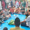 Babinsa Koramil 0810/16 Sukomoro Gotong Royong Rehab RTLH, Wujud Nyata Kepedulian TNI kepada Warga