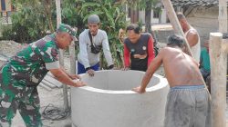 Perkuat Kepedulian Terhadap Warga, Babinsa Koramil Ngluyu Dampingi Penggalian Sumur Air Bersih di Desa Tempuran