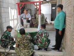Alhamdulillah, Sumur Air Bersih untuk Warga Dusun Semanding Terus Dikerjakan, Babinsa Koramil Ngluyu Turut Gotong Royong