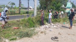 PEDULI KEBERSIHAN LINGKUNGAN, BABINSA KORAMIL 0810/02 BAGOR BERSAMA WARGA KUTOREJO GELAR KERJA BAKTI