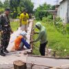 BABINSA DAN WARGA GOTONG ROYONG PERCEPAT PEMBANGUNAN JALAN, DUKUNG PENINGKATAN INFRASTRUKTUR DESA