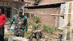Babinsa Desa Tempuran Bantu Warga Pembuatan Sumur Gali di Dusun Talun Sambi