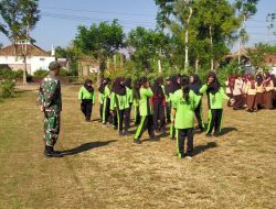 Babinsa Berperan Serta Melatih PBB untuk Persiapan Lomba Gerak Jalan Tingkat Sekolah Dasar