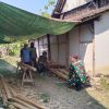 TNI BERSAMA WARGA GOTONG ROYONG BANGUN RTLH DI DESA JATIKALEN