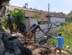 Babinsa Koramil 0810/20 Ngluyu Bersama Warga Laksanakan Kerja Bakti Pembangunan TPT