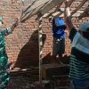 Babinsa Koramil 0810/05 Sawahan melaksanakan kegiatan kerja bakti bersama masyarakat di Desa Sawahan