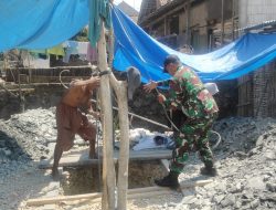 Gotong Royong Bangun Sumur Warga, Babinsa Bantu Percepatan Pemenuhan Kebutuhan Air Bersih di Desa Tempuran