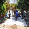 Jalan Kampung Dibangun, Semangat Gotong Royong Menguat! Babinsa Sonobekel Kawal Pemasangan Paving Block Demi Kenyamanan Warga