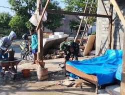 DARI TANGAN TNI DAN WARGA, HARAPAN KEMBALI TEGAK: BABINSA NGUMPUL GOTONG ROYONG BEDAH RUMAH WARGA