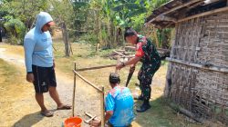 Sertu Yatmono Bantu Warga Pengerjaan Boplang, Wujud Kepedulian Babinsa di Tengah Masyarakat