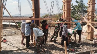 Pembangunan Masjid Al Husayn Terus Dikebut, Babinsa Ngluyu Kawal Progres Fisik di Sugihwaras Capai 4,8 Persen