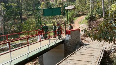 MENJEMPUT HARAPAN DI UJUNG AKSES, KOREM 081/DSJ TINJAU PEMBANGUNAN JEMBATAN PERINTIS GARUDA DI BARENG