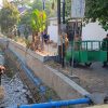 Tak Gentar Kotor! Prajurit TNI Turun Langsung ke Sungai, Bersihkan Sampah Sambut HUT ke-81