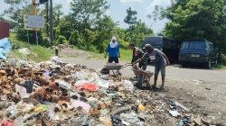 BUKAN SEKADAR BERSIH-BERSIH, BABINSA DAN WARGA PETAK BERGERAK JAGA LINGKUNGAN, CEGAH PENYAKIT DARI TPA