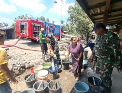 DI TENGAH KEMARAU YANG MENGERINGKAN SUMBER AIR, TNI HADIR BAWA HARAPAN UNTUK WARGA NGLUYU