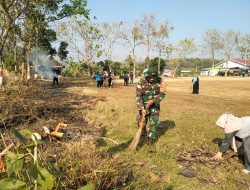BABINSA DESA KUNCIR BERSAMA WARGA LAKSANAKAN KERJA BAKTI WUJUDKAN LINGKUNGAN BERSIH DAN SEHAT