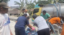 Babinsa Ngluyu Turun Langsung Dampingi Penyaluran Air Bersih, Wujud Kepedulian TNI kepada Warga Desa Gampeng