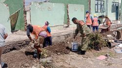 Peduli Pendidikan Anak Bangsa, Babinsa Bagor Bersama Warga Gotong Royong Renovasi SDN 1 Kutorejo
