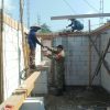 Wujud Kepedulian terhadap Warga Binaan, Babinsa Koramil 0810/15 Rejoso Laksanakan Gotong Royong Membangun Rumah