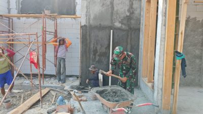Babinsa Turun Tangan Bangun Masjid, Sertu Gunawan Bersama Warga Wujudkan Rumah Ibadah di Ngluyu